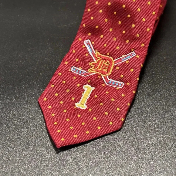 J. Crew Hockey Tie Men's 59" Long 2.5" Wide Red 100% Silk Yellow Polka Dot - Picture 2 of 6